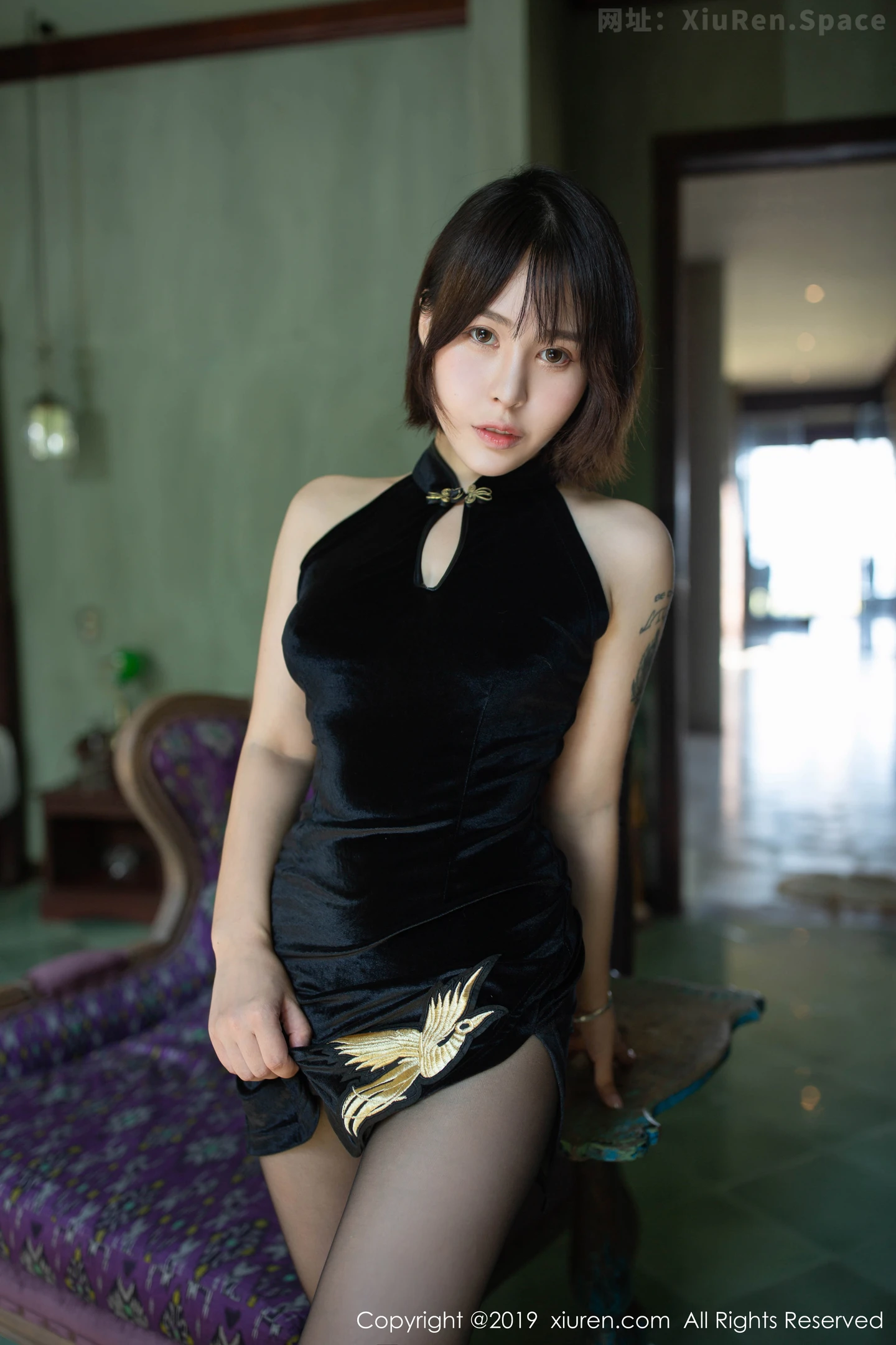 图片[6]-[XiuRen秀人网]VOL.1773 女神Evelyn艾莉巴厘岛旅拍私房古韵旗袍配黑丝袜完美诱惑写真50P-秀人网官方网站